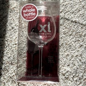 Nwt… XL wine glass… holds full bottle of wine